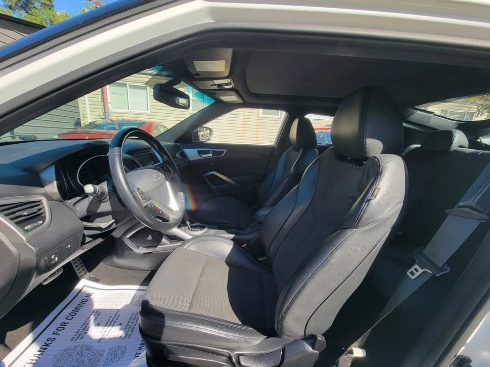 2016 Hyundai Veloster - Image 6 of 10