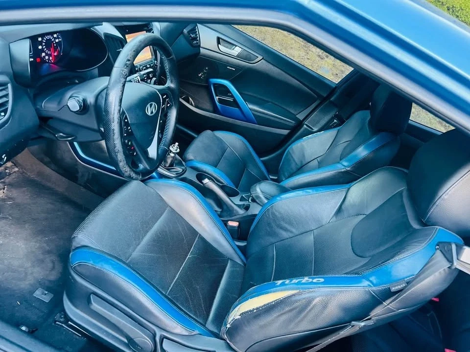 2016 Hyundai Veloster - Image 10 of 11