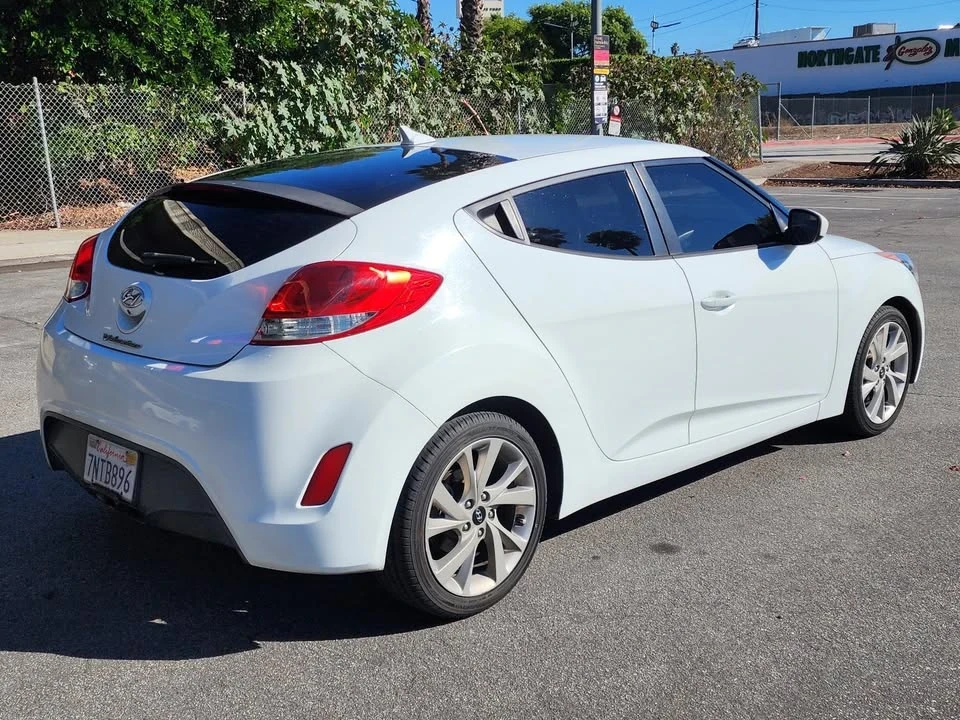 2016 Hyundai Veloster - Image 6 of 11