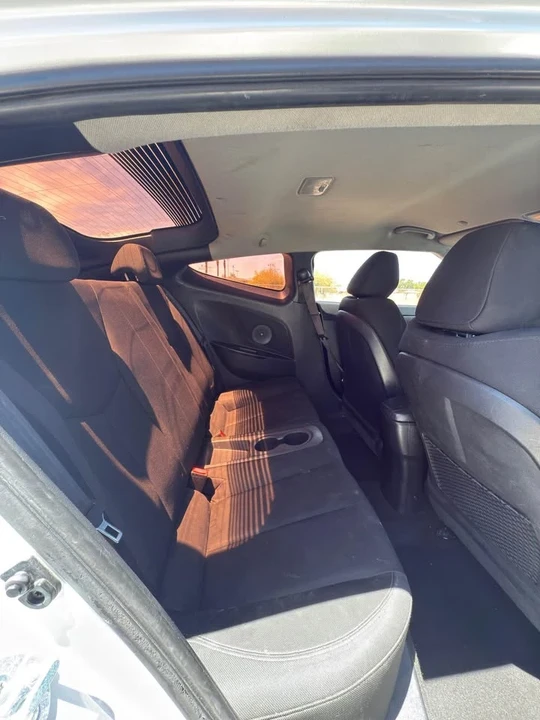 2016 Hyundai Veloster - Image 3 of 8