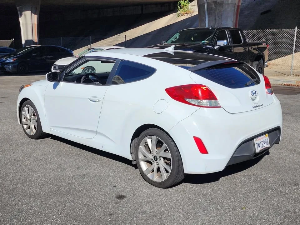 2016 Hyundai Veloster - Image 4 of 11