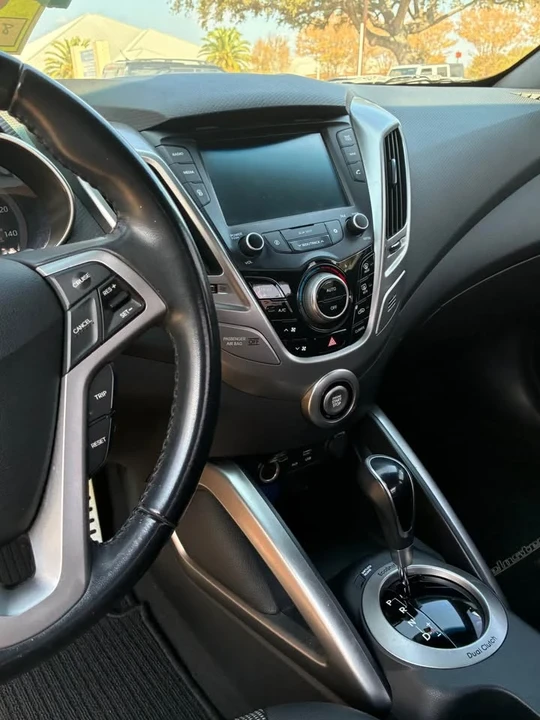 2016 Hyundai Veloster - Image 4 of 6