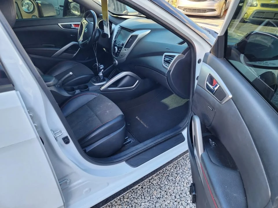 2016 Hyundai Veloster - Image 7 of 14
