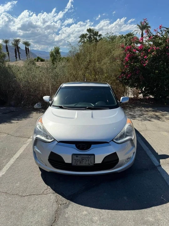 2016 Hyundai Veloster - Image 2 of 8