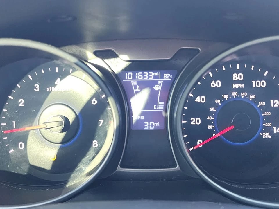 2016 Hyundai Veloster - Image 8 of 14