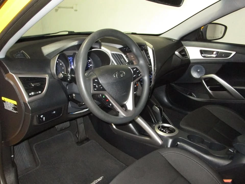 2016 Hyundai Veloster - Image 11 of 20