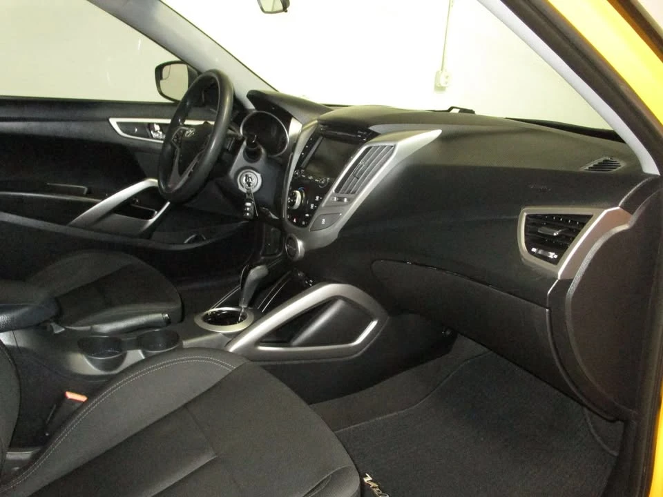 2016 Hyundai Veloster - Image 12 of 20