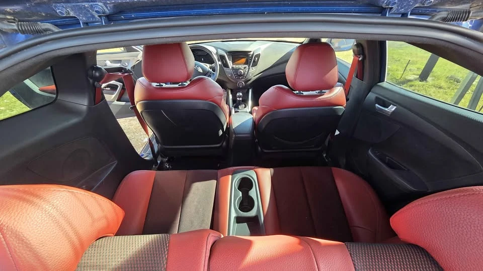 2016 Hyundai Veloster - Image 17 of 18