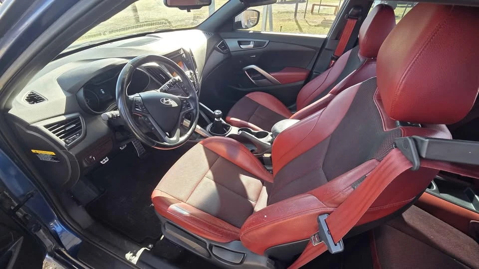 2016 Hyundai Veloster - Image 18 of 18