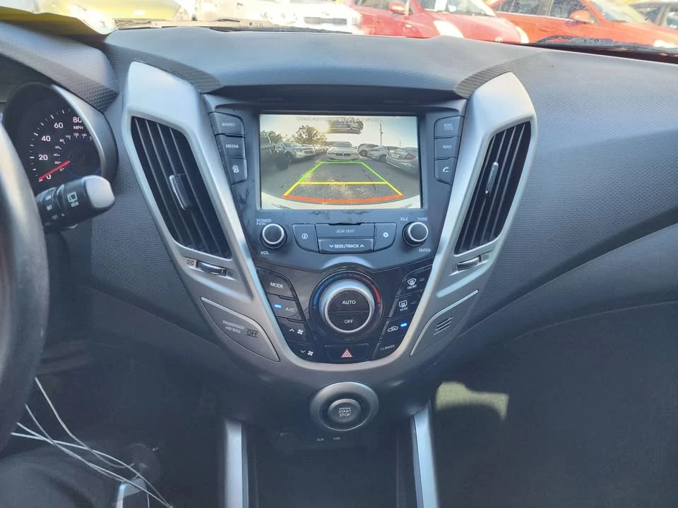 2016 Hyundai Veloster - Image 10 of 14