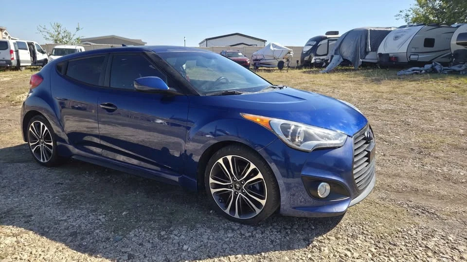 2016 Hyundai Veloster - Image 2 of 18