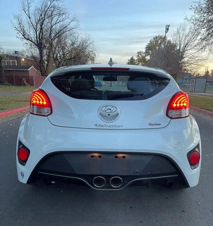 2016 Hyundai Veloster - Image 7 of 19