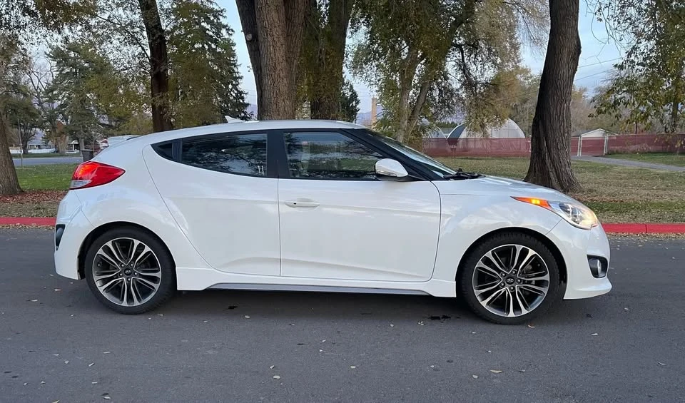 2016 Hyundai Veloster - Image 5 of 19