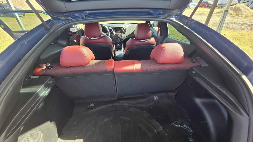 2016 Hyundai Veloster - Image 15 of 18