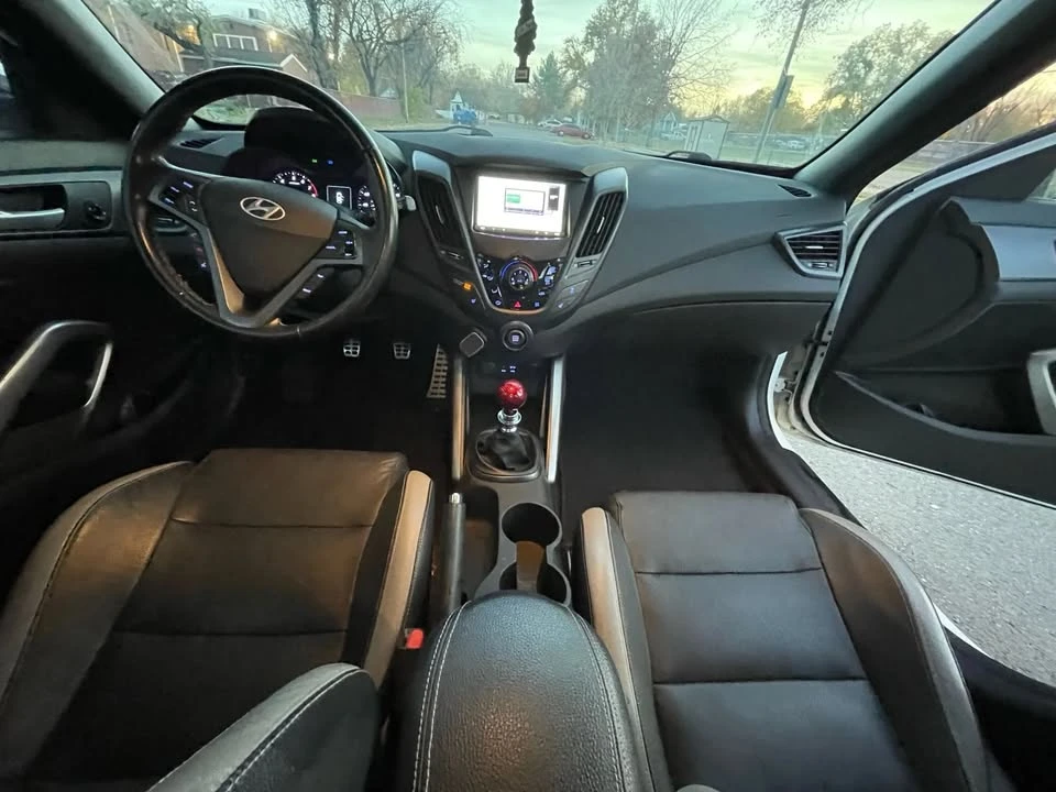 2016 Hyundai Veloster - Image 16 of 19