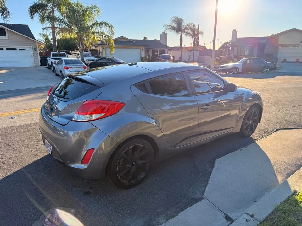 2016 Hyundai Veloster - Image 4 of 14