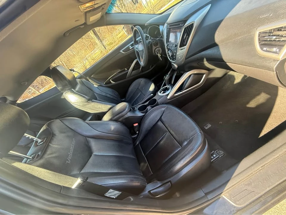 2016 Hyundai Veloster - Image 6 of 10