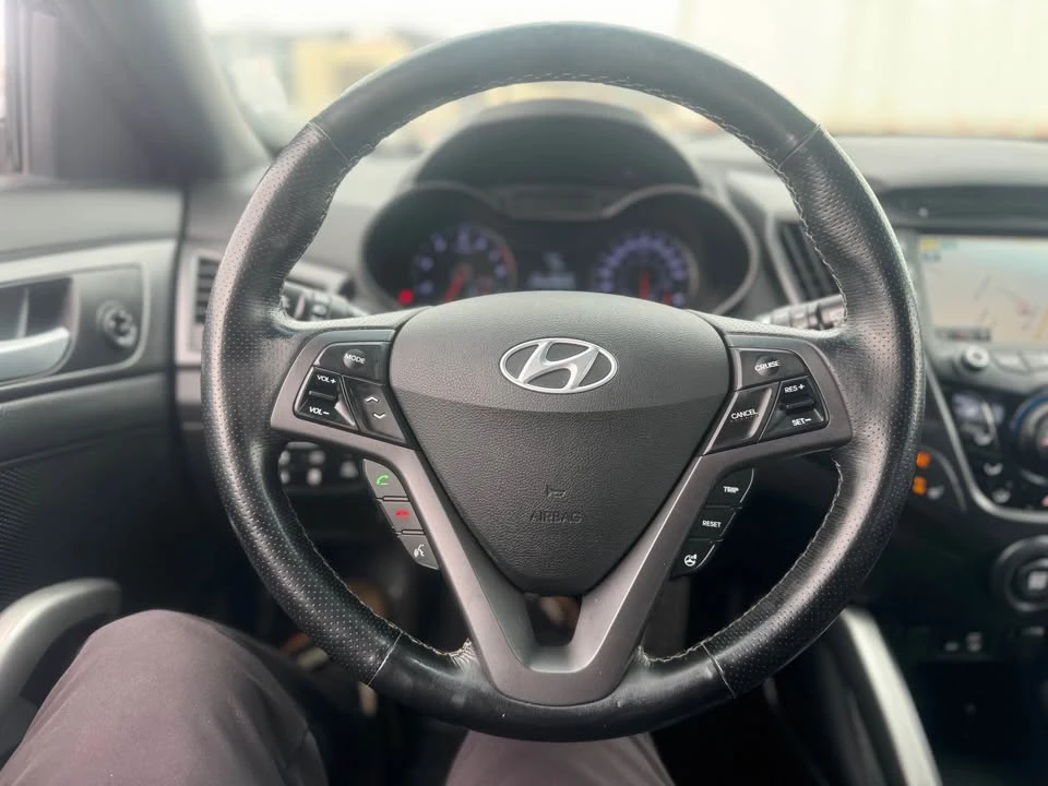 2016 Hyundai Veloster - Image 15 of 16