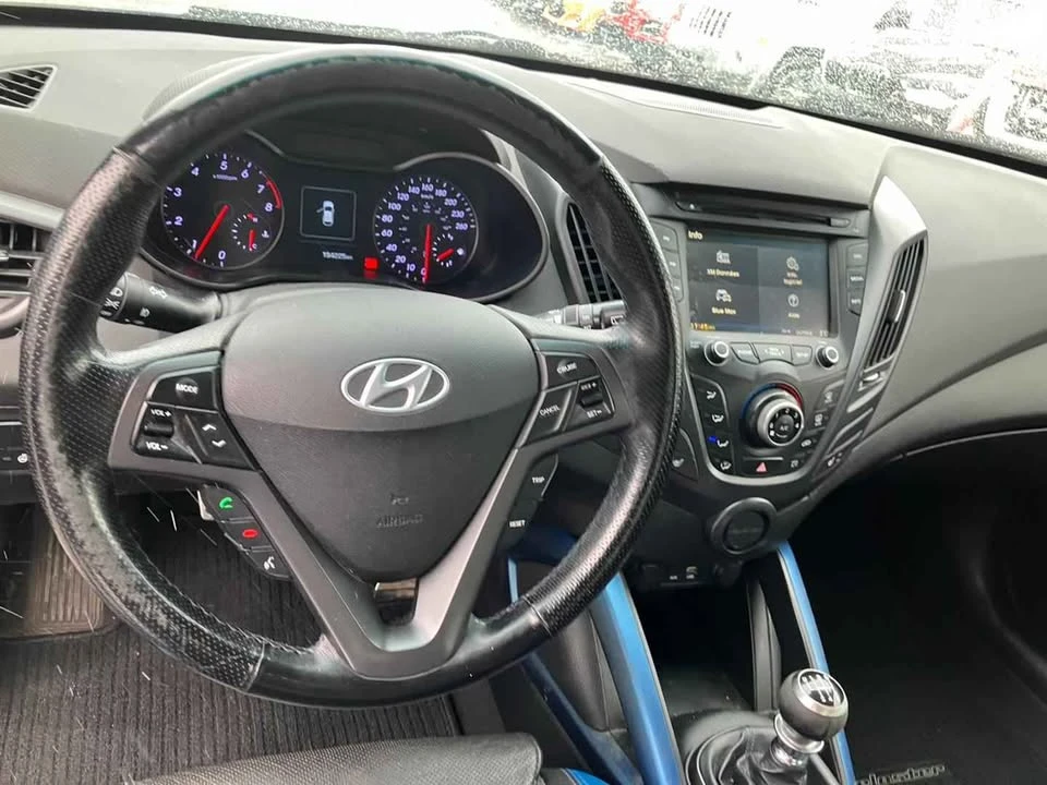 2016 Hyundai Veloster - Image 6 of 8