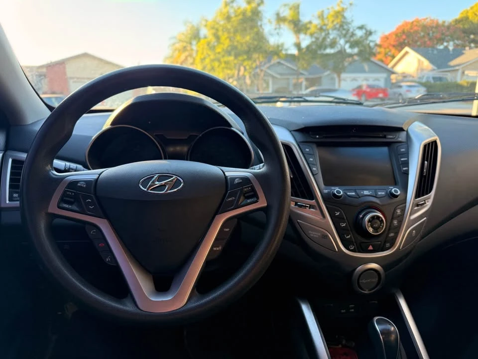 2016 Hyundai Veloster - Image 9 of 14