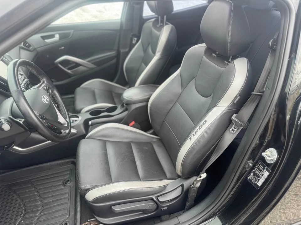 2016 Hyundai Veloster - Image 13 of 16