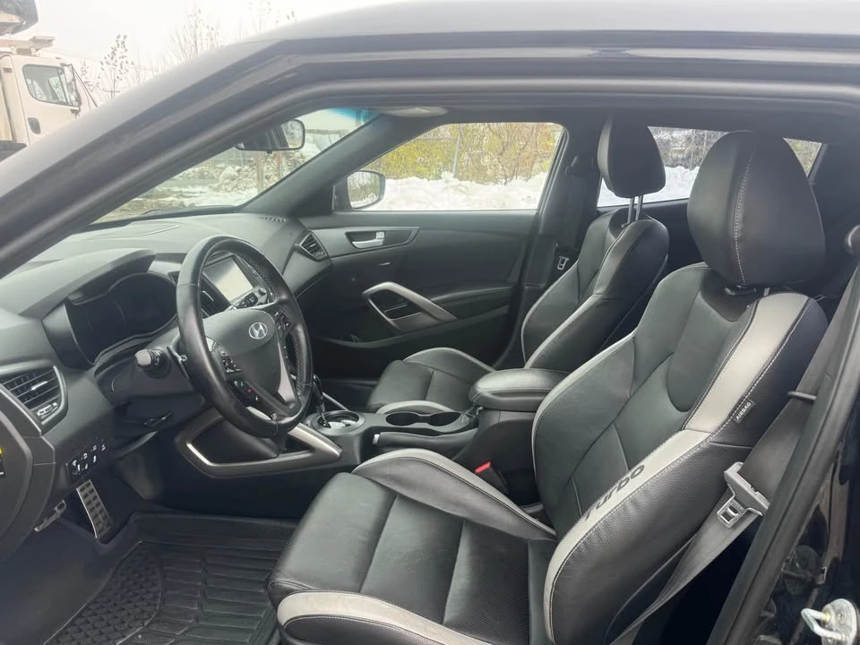 2016 Hyundai Veloster - Image 9 of 16