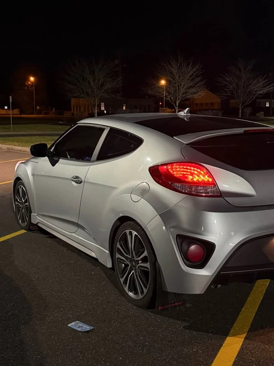 2016 Hyundai Veloster - Image 6 of 9