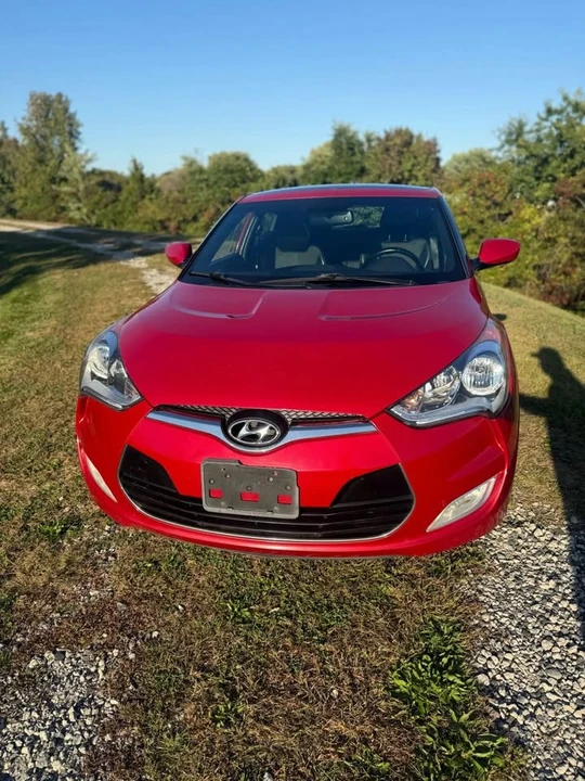 2016 Hyundai Veloster - Image 2 of 20