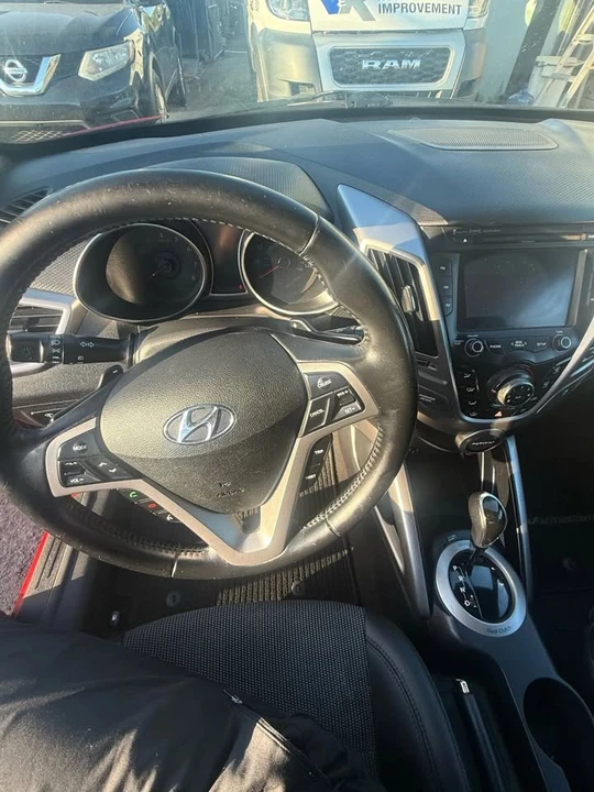 2016 Hyundai Veloster - Image 19 of 20