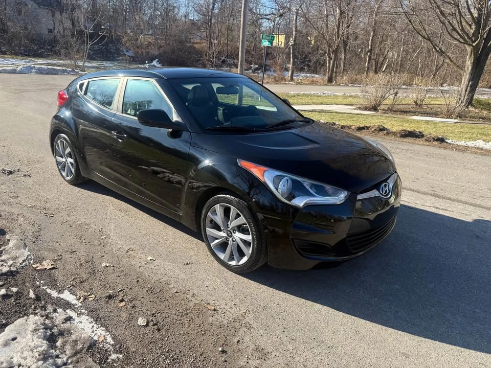 2016 Hyundai Veloster - Image 2 of 10