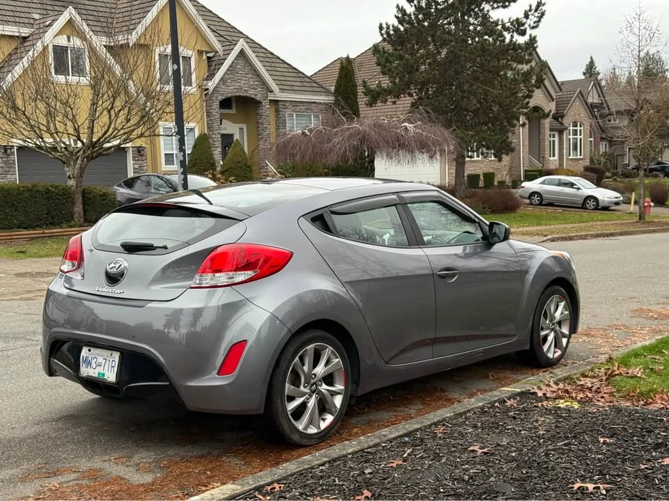 2016 Hyundai Veloster - Image 6 of 11