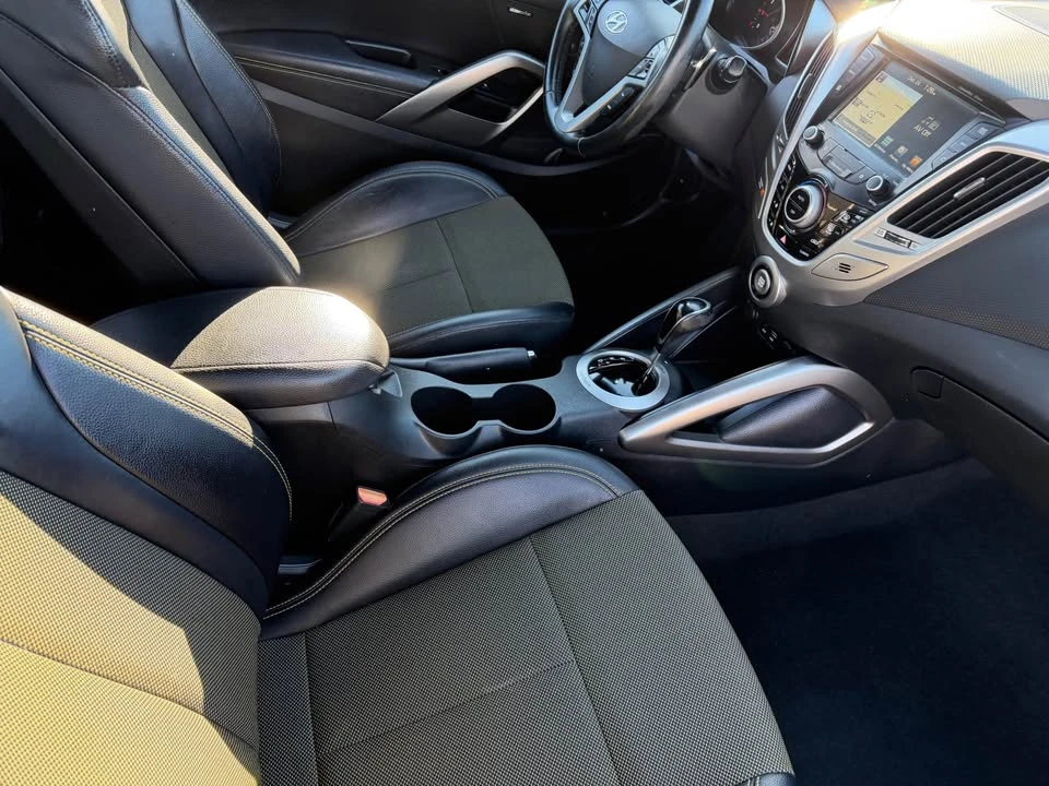 2016 Hyundai Veloster - Image 7 of 11