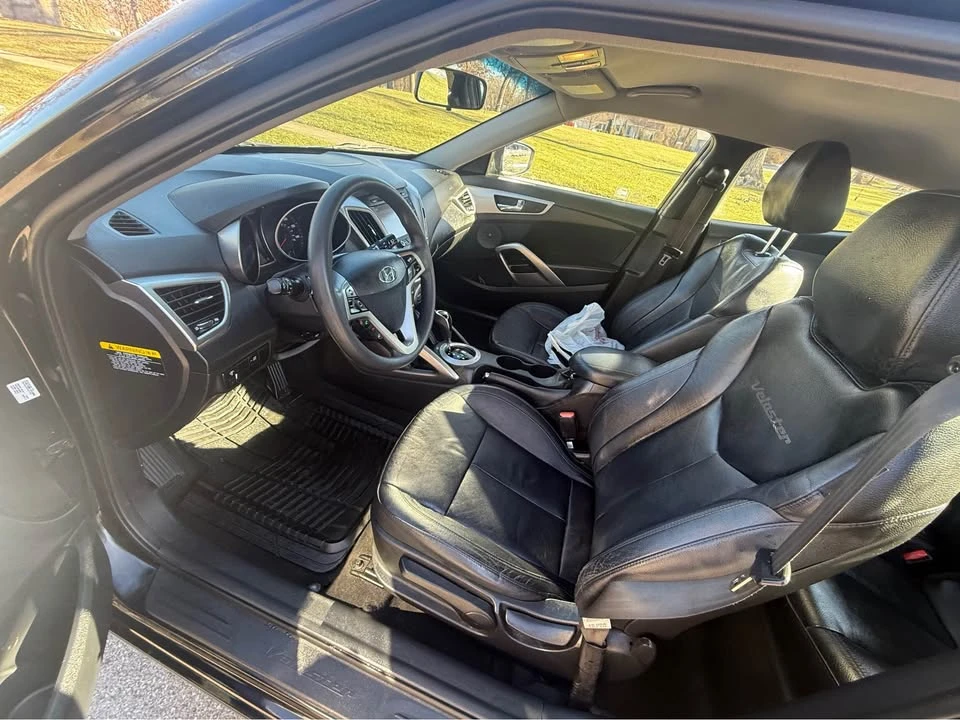 2016 Hyundai Veloster - Image 8 of 10