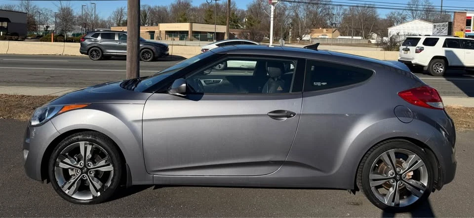2016 Hyundai Veloster - Image 4 of 11