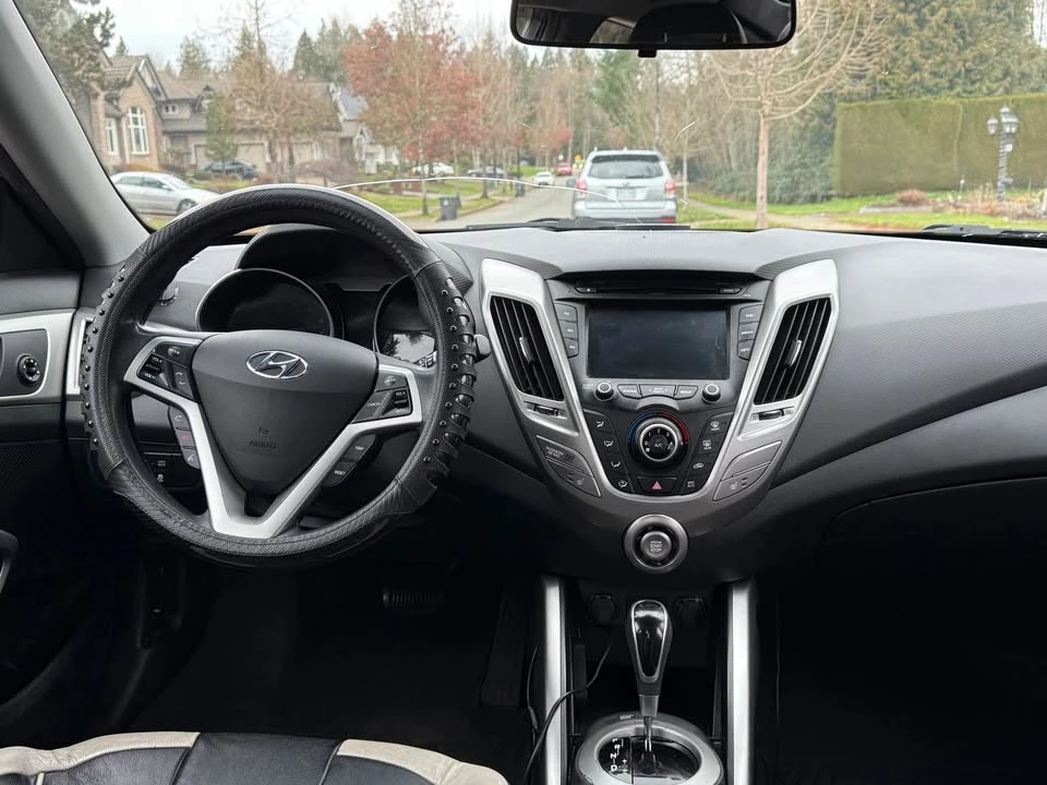 2016 Hyundai Veloster - Image 9 of 11