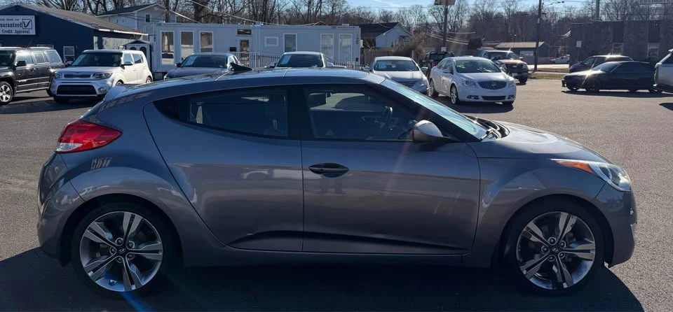 2016 Hyundai Veloster - Image 5 of 11