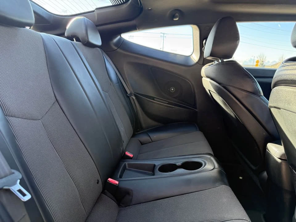 2016 Hyundai Veloster - Image 5 of 8