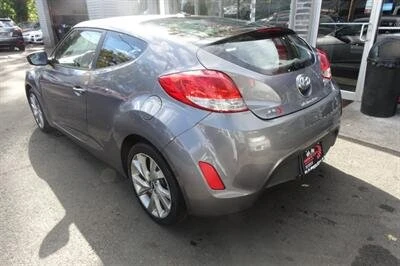 2016 Hyundai Veloster - Image 6 of 10