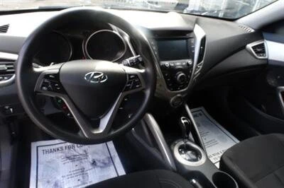 2016 Hyundai Veloster - Image 8 of 10