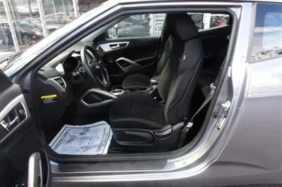 2016 Hyundai Veloster - Image 7 of 10