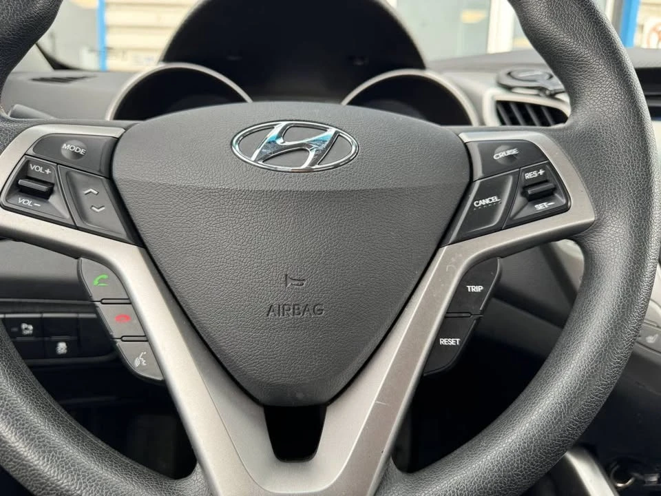 2016 Hyundai Veloster - Image 9 of 19
