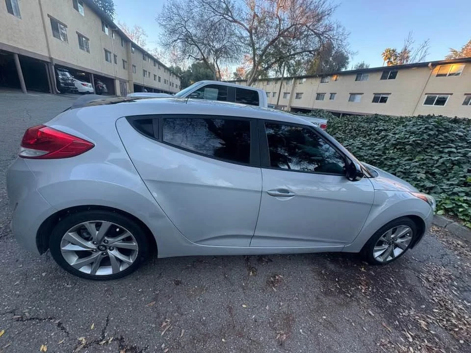 2016 Hyundai Veloster - Image 2 of 8