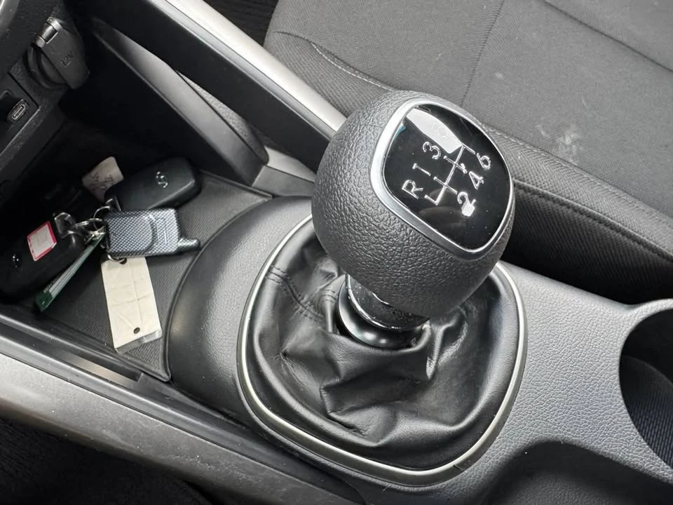 2016 Hyundai Veloster - Image 12 of 19