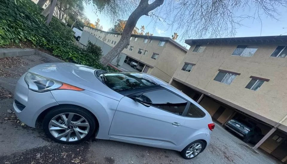 2016 Hyundai Veloster - Image 3 of 8