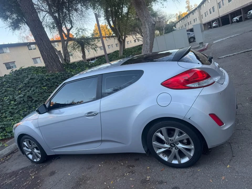 2016 Hyundai Veloster - Image 6 of 8