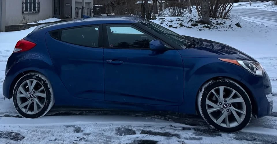2016 Hyundai Veloster - Image 2 of 9
