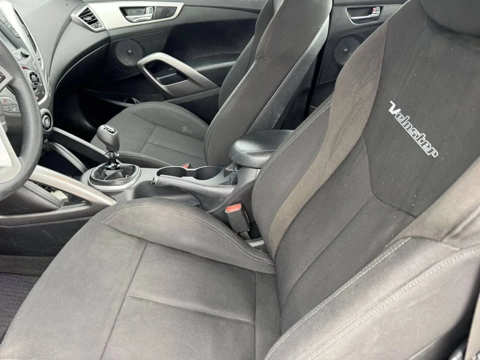 2016 Hyundai Veloster - Image 15 of 19
