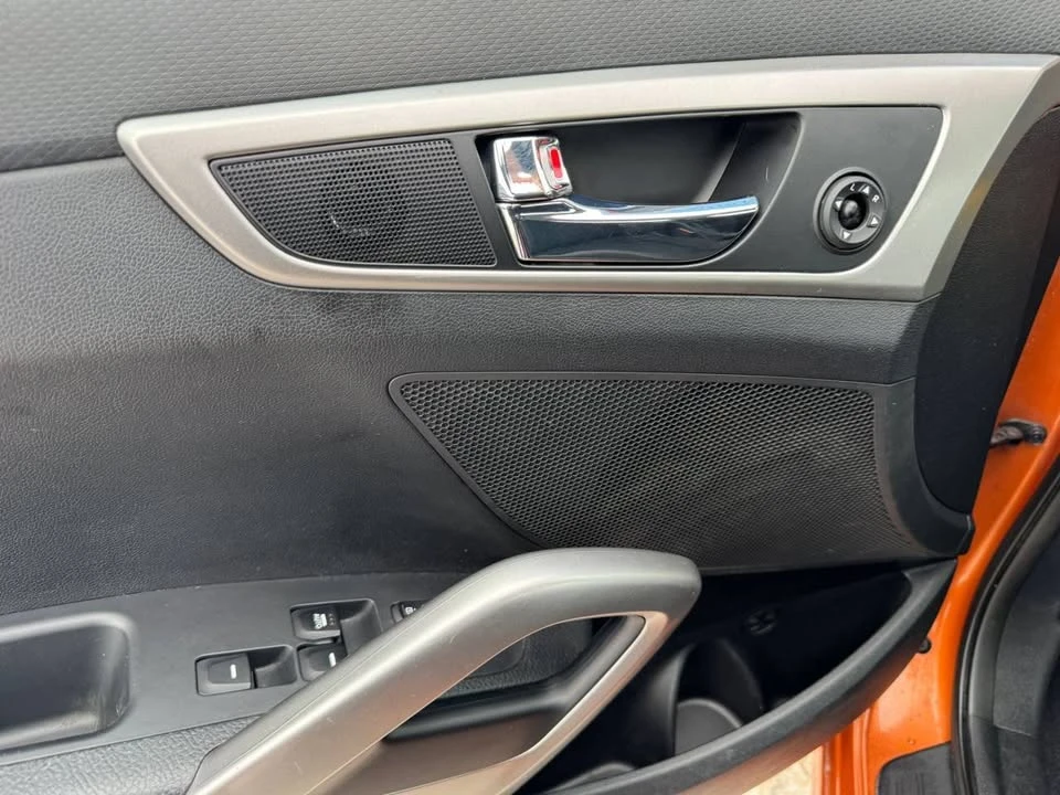 2016 Hyundai Veloster - Image 14 of 19