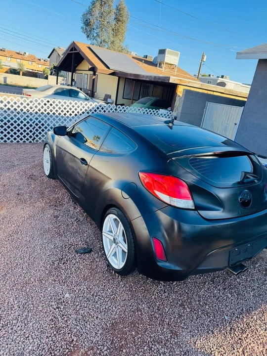 2016 Hyundai Veloster - Image 2 of 9