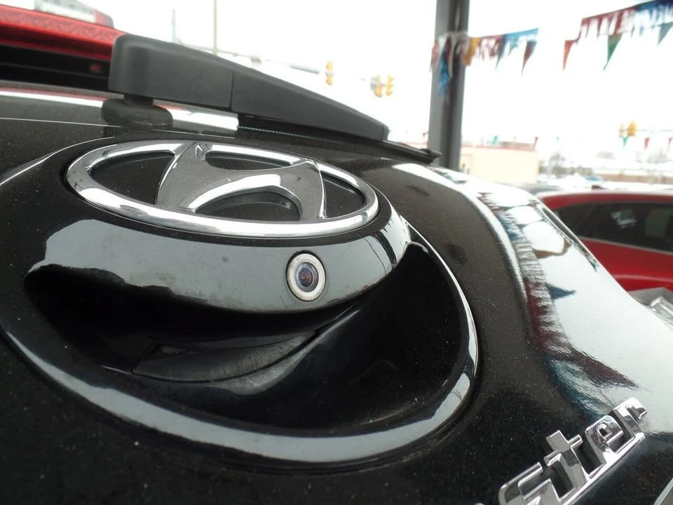 2016 Hyundai Veloster - Image 14 of 20